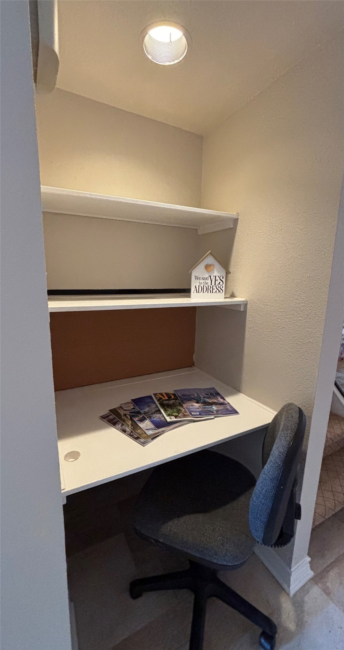 14515 Wunderlich Drive, Unit 315 Houston, TX 77069 - Photo 19 of 37 Desk Nook - Nice Little Workspace