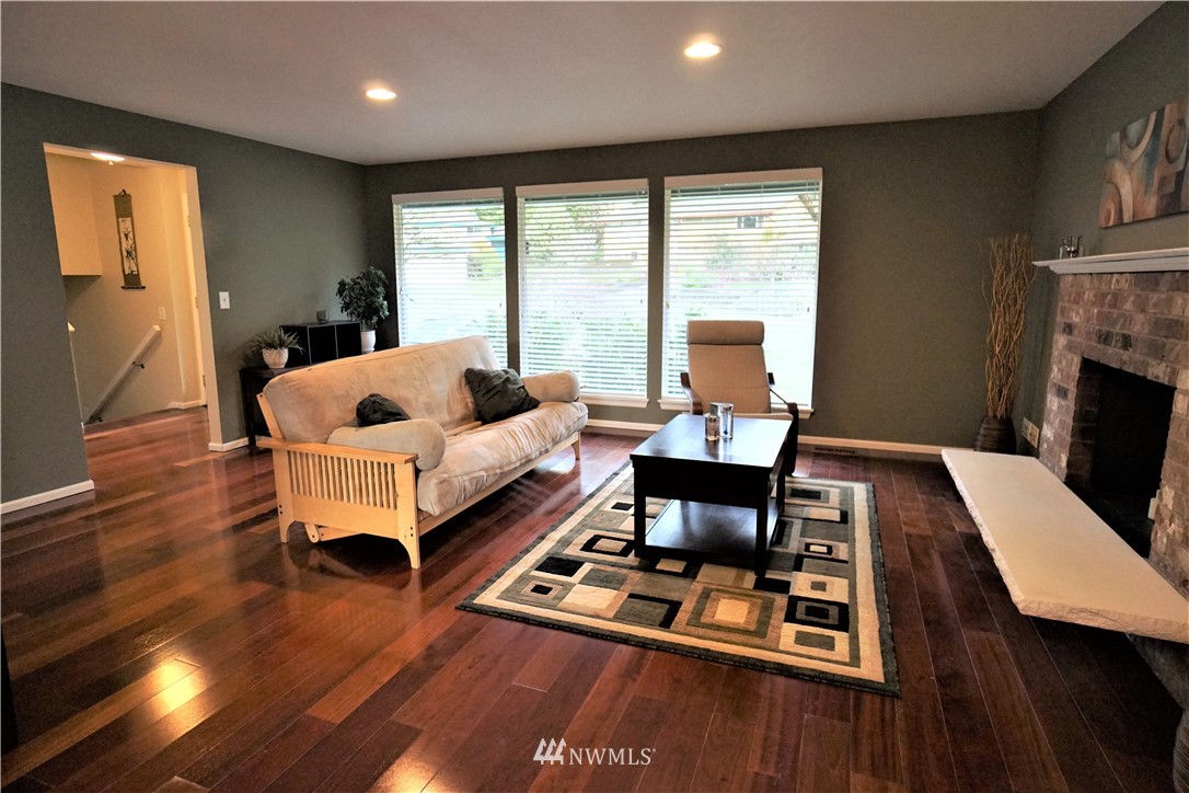 17409 156th Place Southeast Renton, WA 98058 - Photo 5 of 25 Gallery Image 5