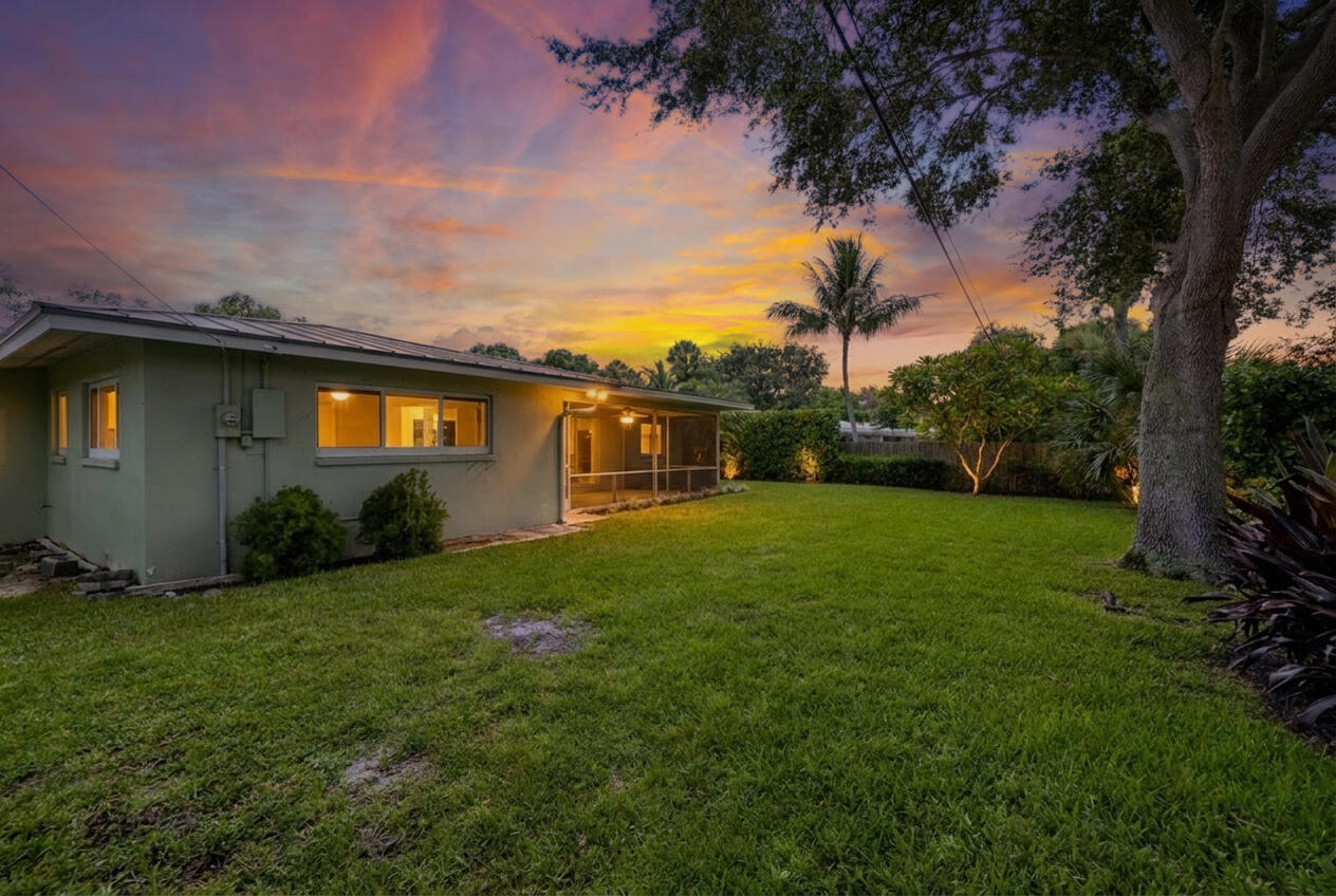 1002 Southwest 1st Street Boca Raton, FL 33486 - Photo 32 of 42 twilight4