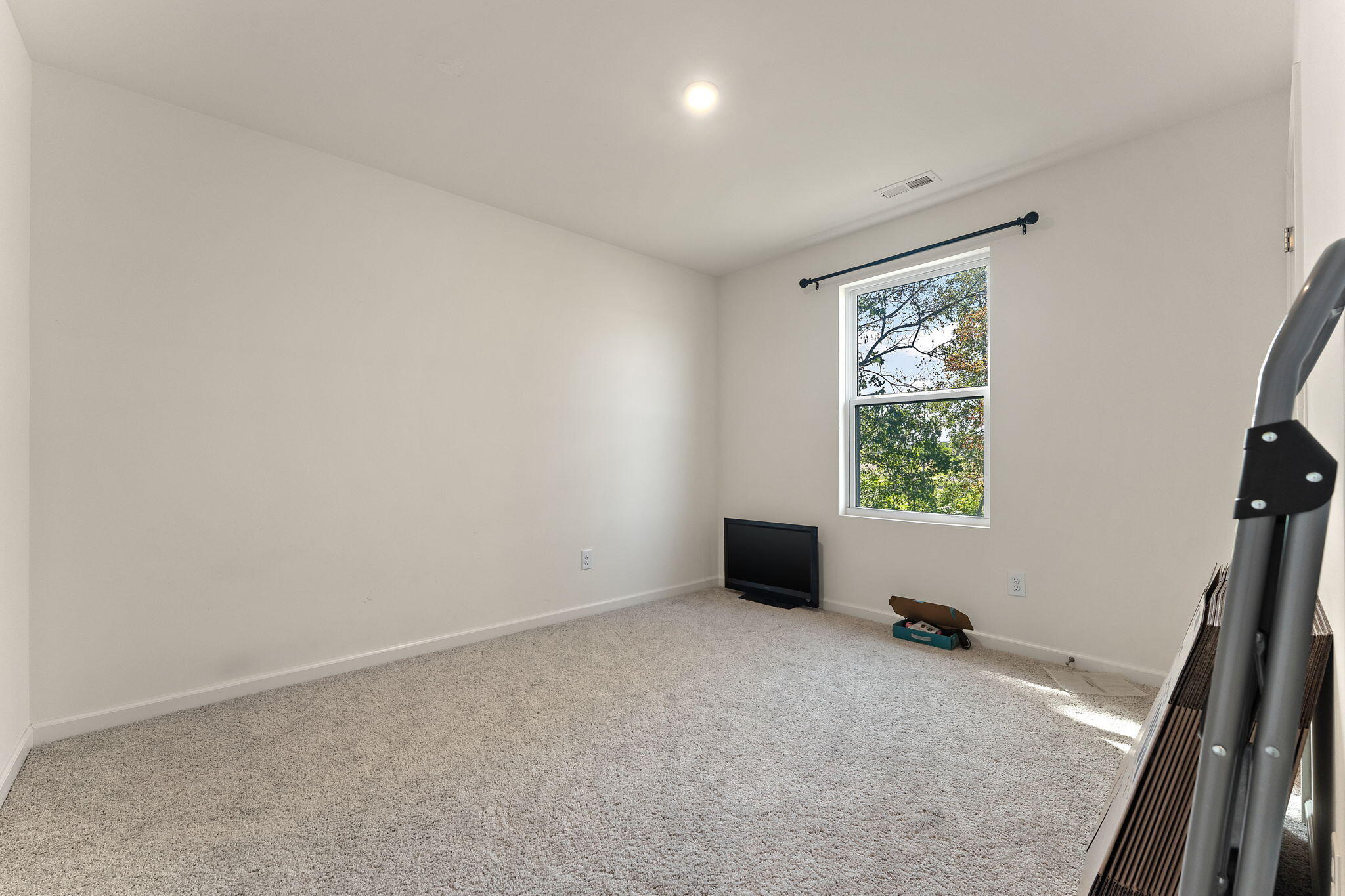 511 Upland Road Kingsford Heights, IN 46346 - Photo 19 of 28 2048x1365