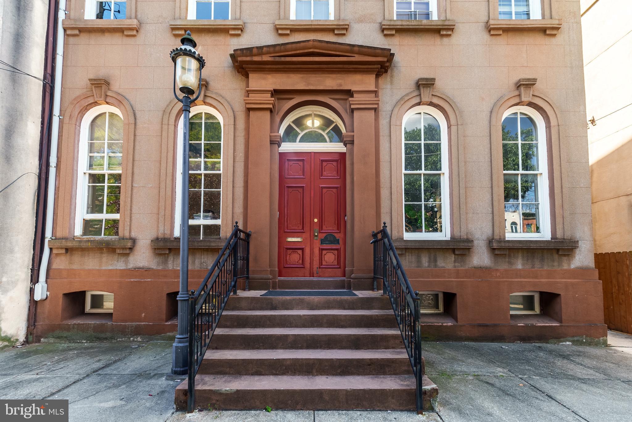 318 Bainbridge Street Philadelphia, PA 19147 - Photo 2 of 44 Facade