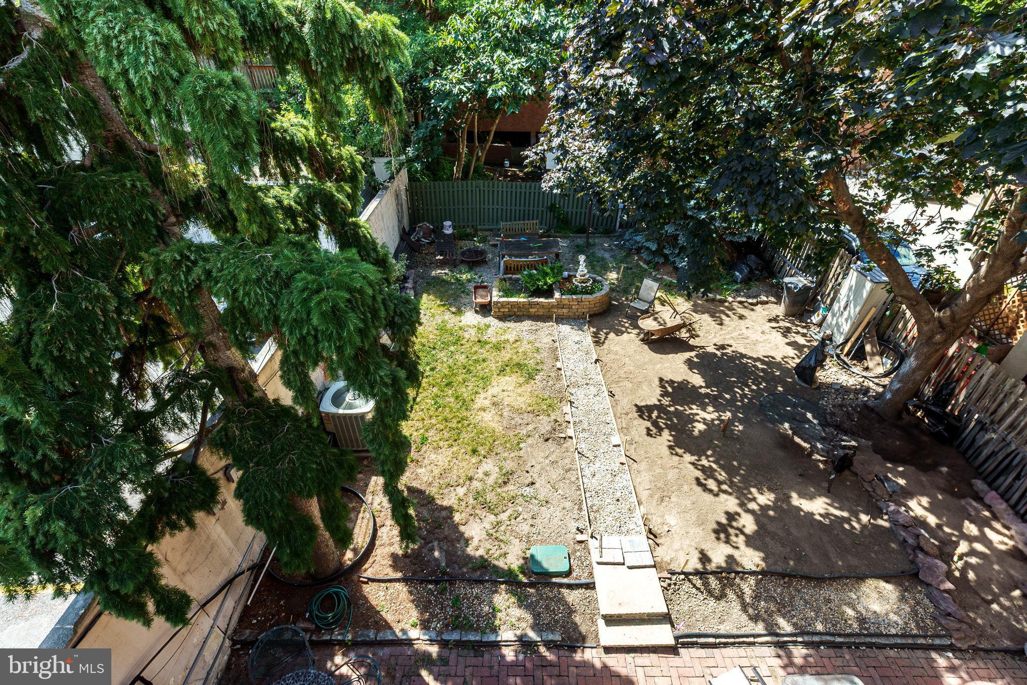 318 Bainbridge Street Philadelphia, PA 19147 - Photo 4 of 44 40 x 55 ft Garden