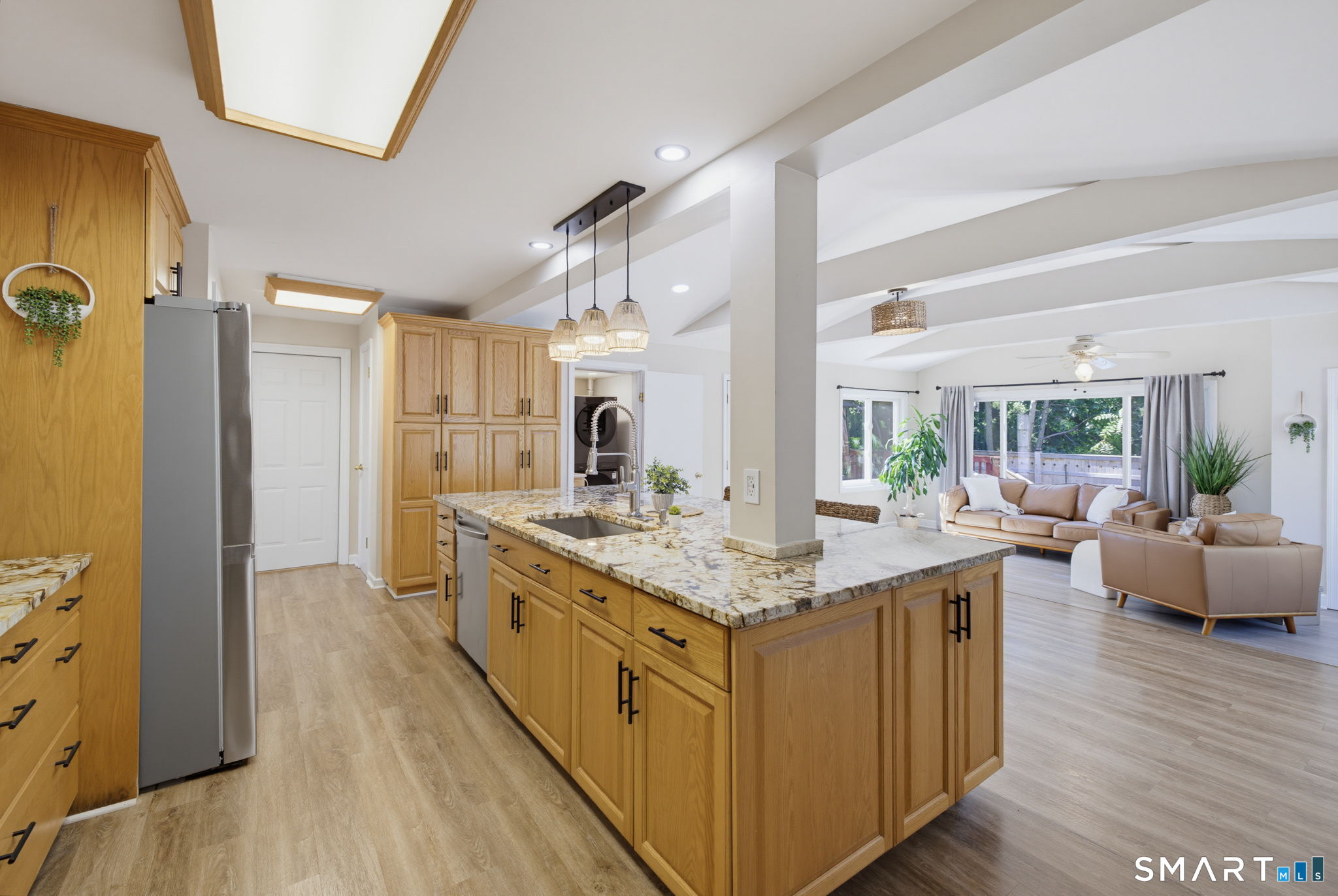 75 Springdale Street Hamden, CT 06514 - Photo 3 of 34 Gallery Image 3