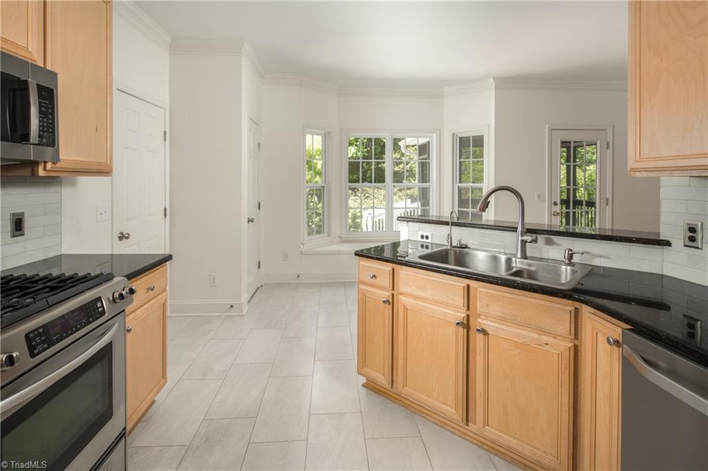 112 Scenic Ridge Place King, NC 27021 - Photo 19 of 47 Kitchen