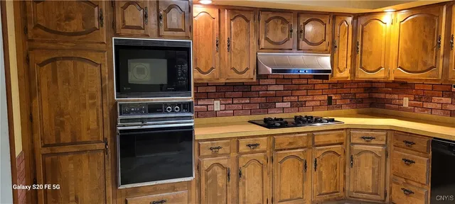 $174,900 | 139 East 3rd Street, Oswego, NY 13126