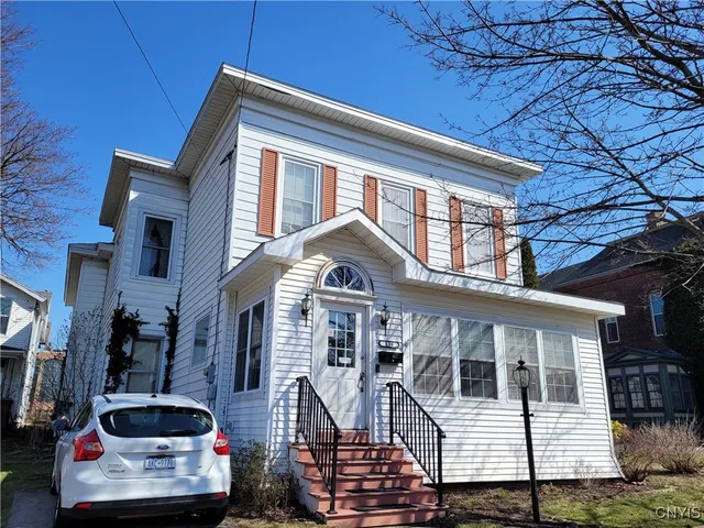$174,900 | 139 East 3rd Street, Oswego, NY 13126
