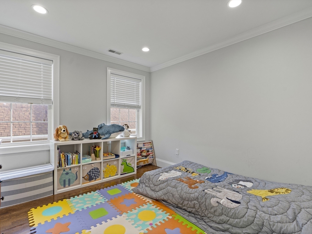 12 Cedar Street, Unit 2 Waltham, MA 02453 - Photo 14 of 27