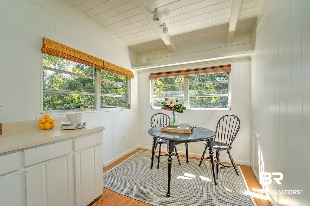 18694 Cedar Drive Foley, AL 36535 - Photo 11 of 21 Breakfast Area