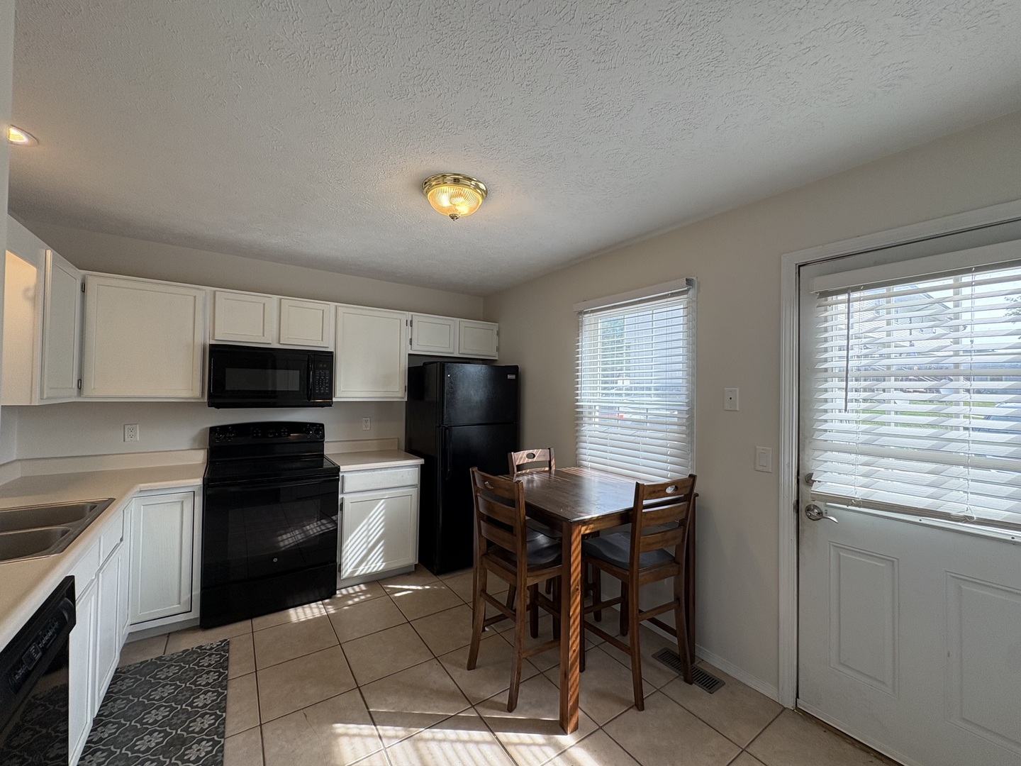 707 North Golfcrest Road, Unit 3 Normal, IL 61761 - Photo 7 of 24 Gallery Image 7