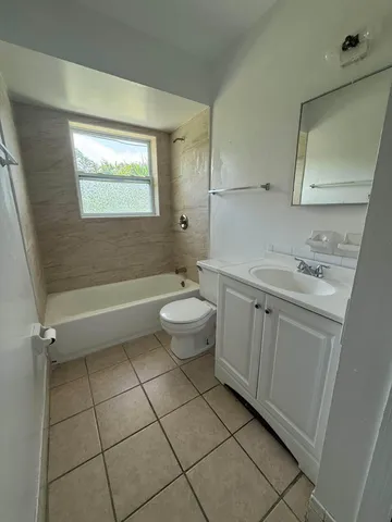 $1,650 | 1794 Juno Road, Unit 5, North Palm Beach, FL 33408