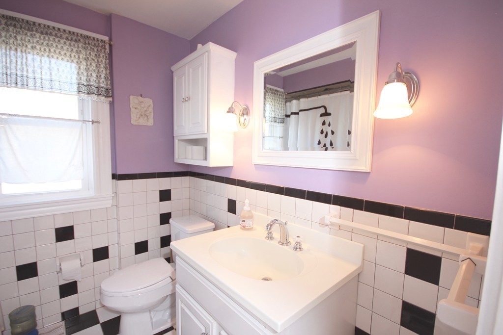 72 Walker Road Swampscott, MA 01907 - Photo 18 of 25 Gallery Image 18
