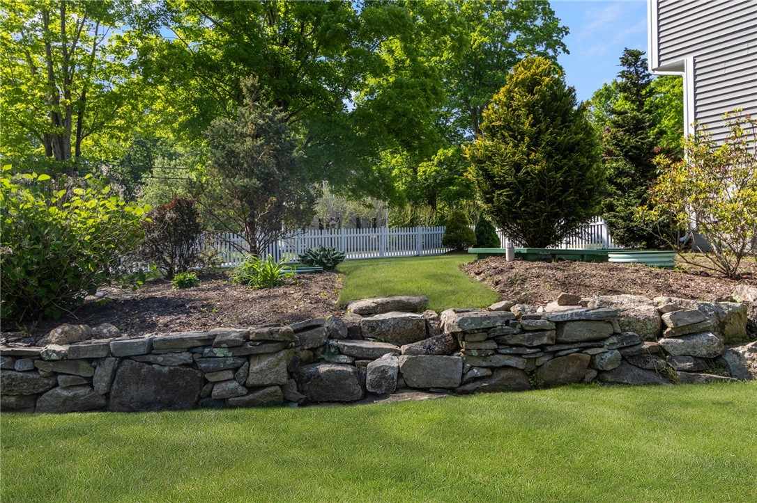 23 Clinton Avenue Scituate, RI 02831 - Photo 12 of 37