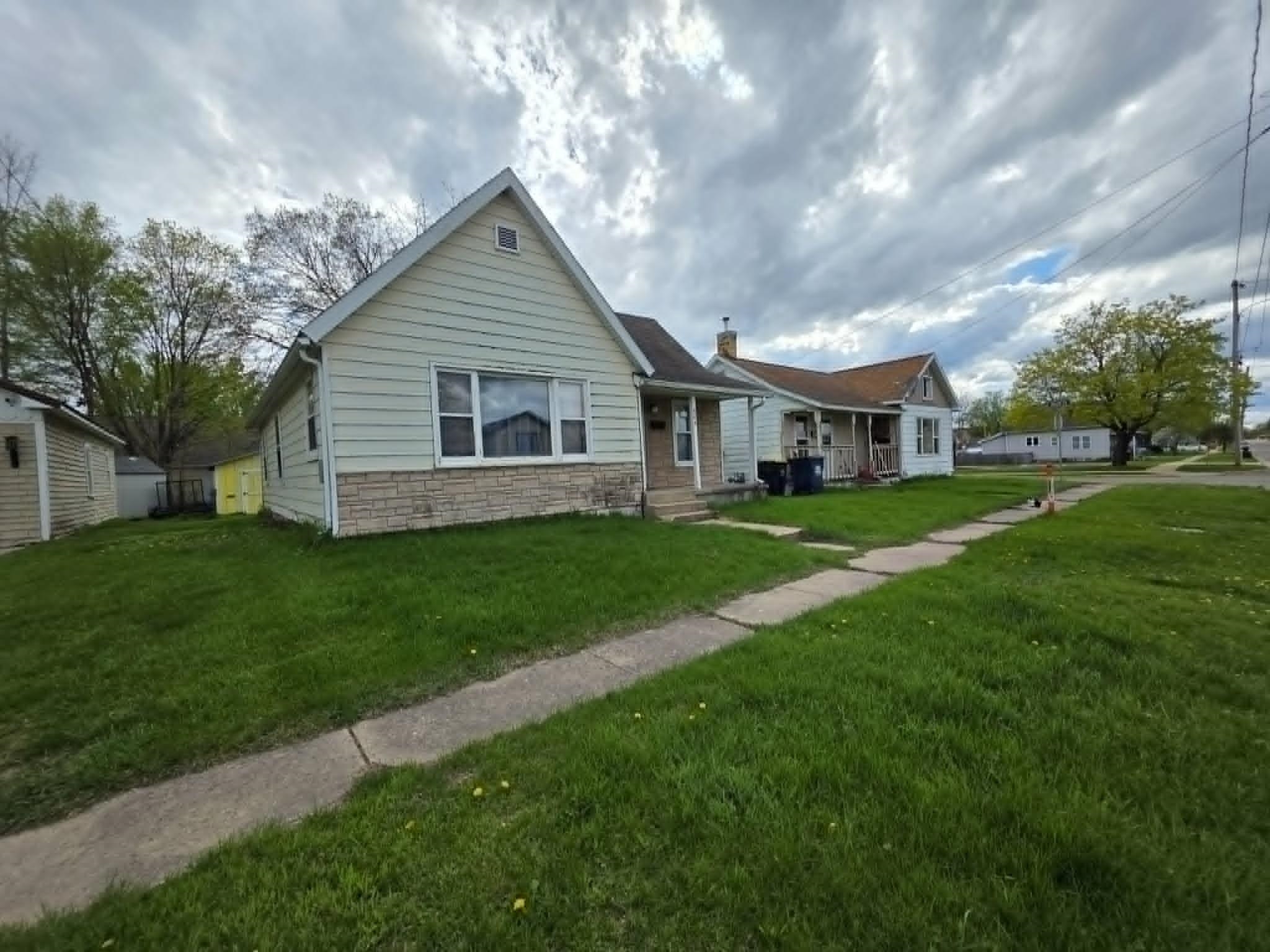 806 Mansion Street Mauston, WI 53948 - Photo 1 of 40