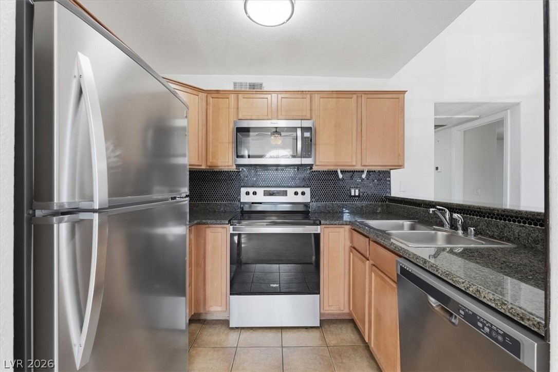 9325 West Desert Inn Road, Unit 218 Las Vegas, NV 89117 - Photo 9 of 20