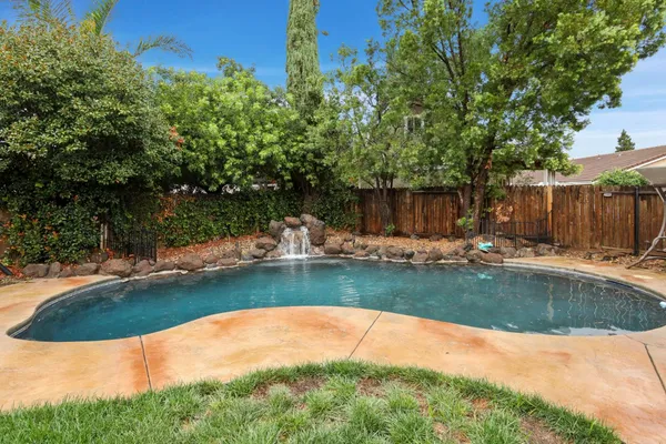 $699,000 | 443 Glenbriar Circle, Tracy, CA 95377