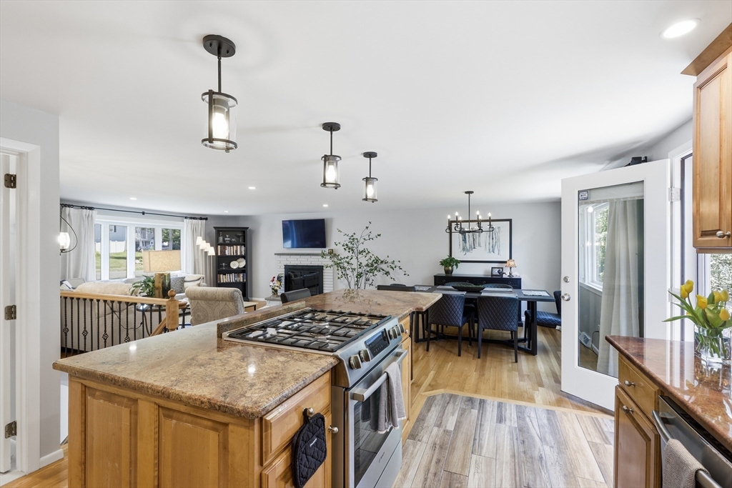 42 Ledgewood Road Framingham, MA 01701 - Photo 12 of 33
