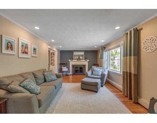 14 Coolidge Road Melrose, MA 02176 - Photo 5 of 20 Gallery Image 5