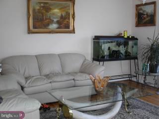 1123 Morefield Road Philadelphia, PA 19115 - Photo 3 of 6