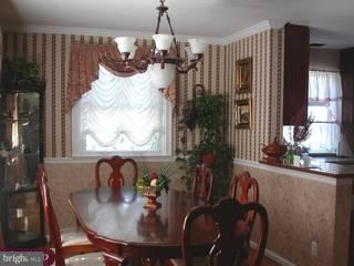 1123 Morefield Road Philadelphia, PA 19115 - Photo 5 of 6