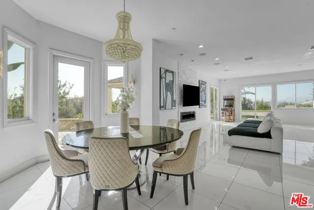 $2,350,000 | 11158 Lopez Court, Moorpark, CA 93021