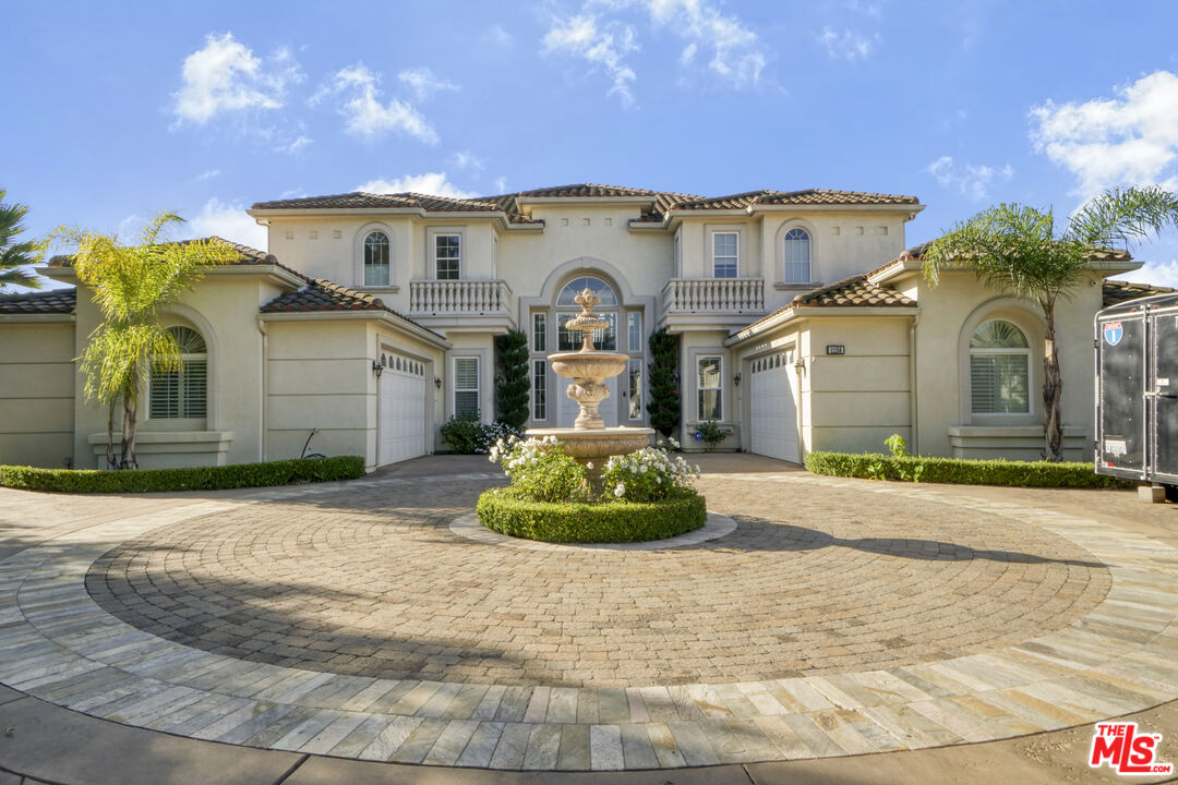 11158 Lopez Court Moorpark, CA 93021 - Photo 2 of 57