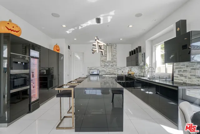 $2,350,000 | 11158 Lopez Court, Moorpark, CA 93021