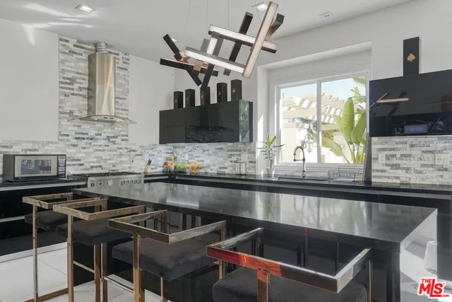 $2,350,000 | 11158 Lopez Court, Moorpark, CA 93021