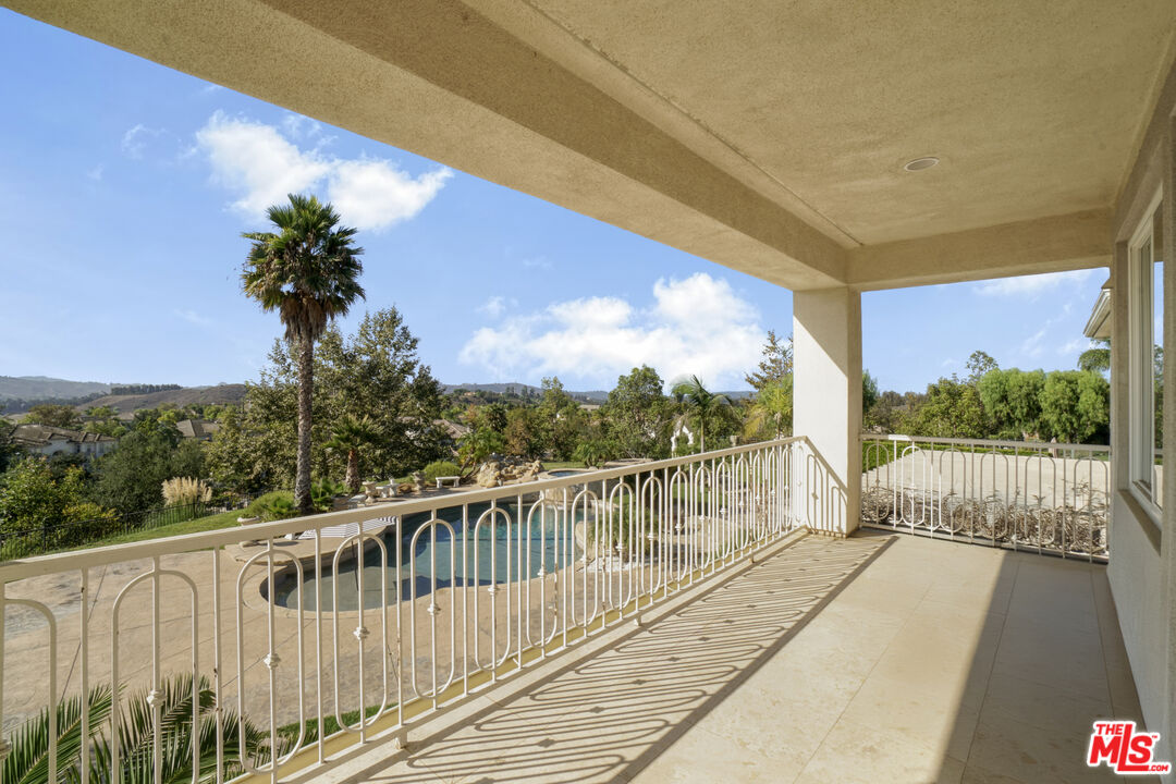 11158 Lopez Court Moorpark, CA 93021 - Photo 25 of 57