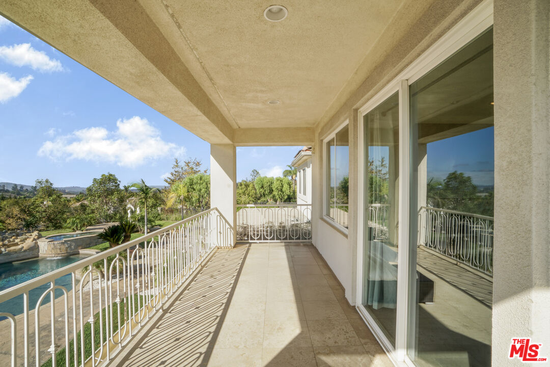 11158 Lopez Court Moorpark, CA 93021 - Photo 26 of 57