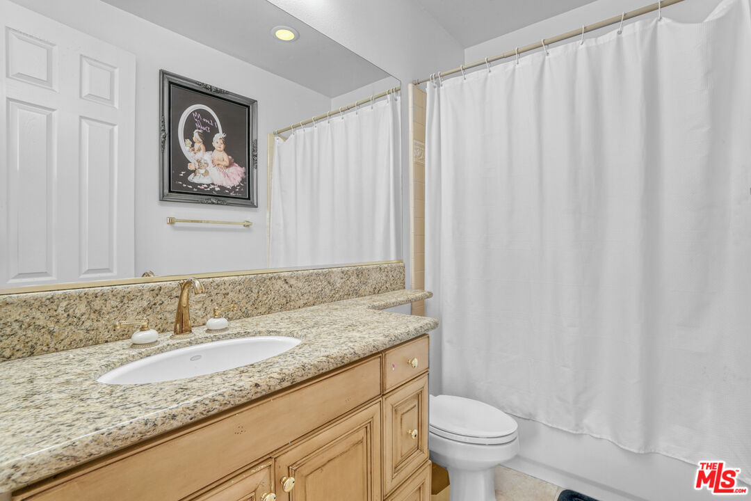 11158 Lopez Court Moorpark, CA 93021 - Photo 32 of 57