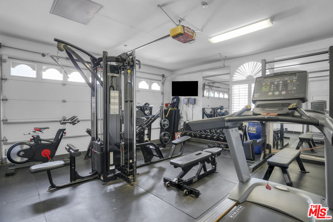 11158 Lopez Court Moorpark, CA 93021 - Photo 34 of 57