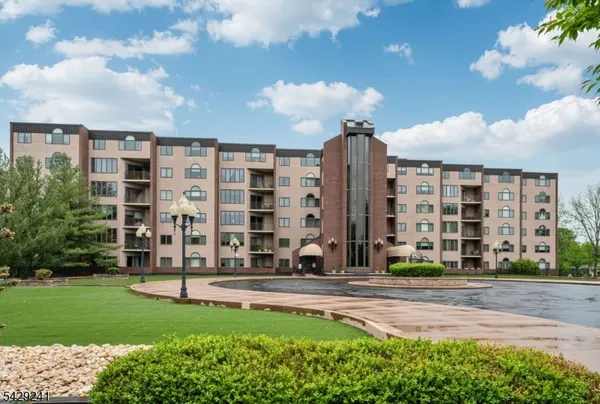 $429,000 | 1360 Hamburg Turnpike, Unit 409, Wayne, NJ 07470