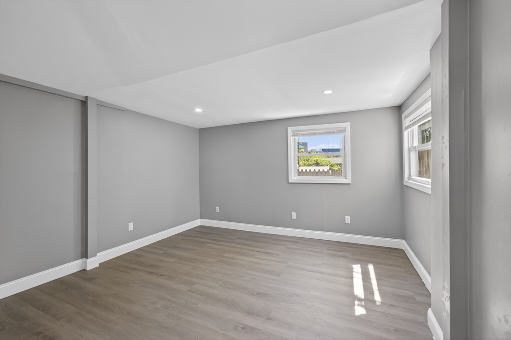 370 Pleasant Street Pawtucket, RI 02860 - Photo 12 of 21