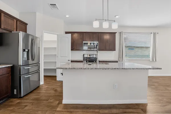 $2,095 | 909 Vogel Drive, Georgetown, TX 78626