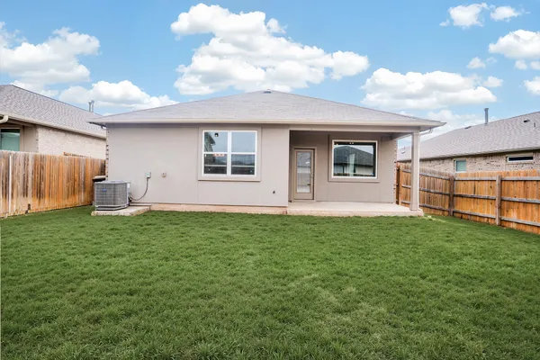 $2,095 | 909 Vogel Drive, Georgetown, TX 78626