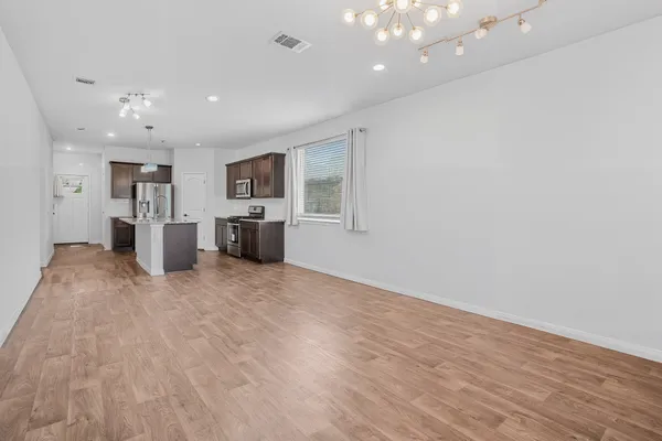 $2,095 | 909 Vogel Drive, Georgetown, TX 78626