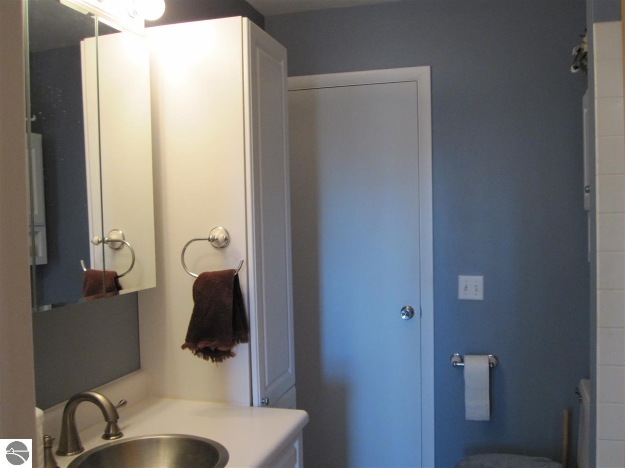 8380 North Long Lake Road Traverse City, MI 49685 - Photo 13 of 31 1778529-12.JPG