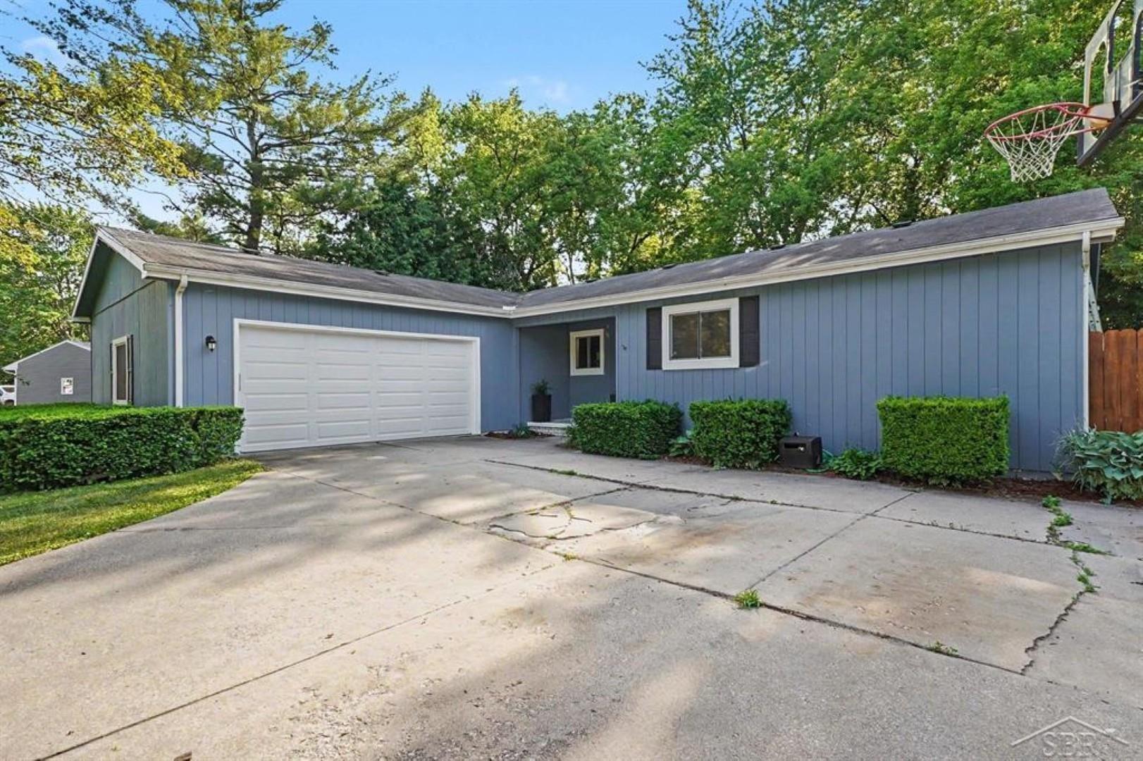 5401 Drake Street Midland, MI 48640 - Photo 3 of 23