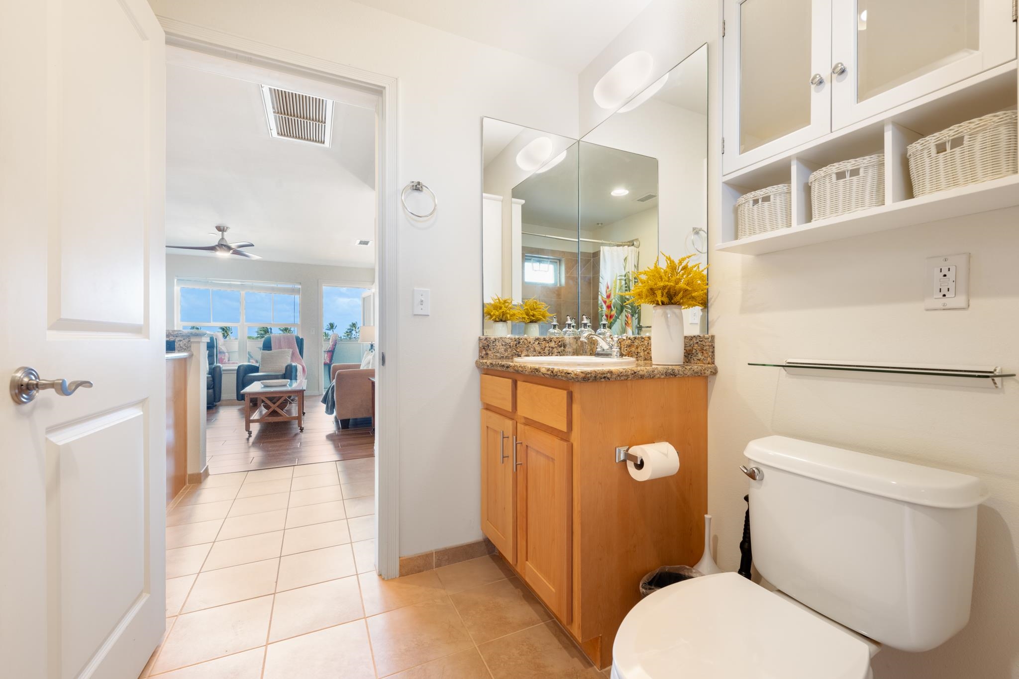 3708 Lower Honoapiilani Road, Unit E41 Lahaina, HI 96761 - Photo 25 of 42 a room with a washer and dryer