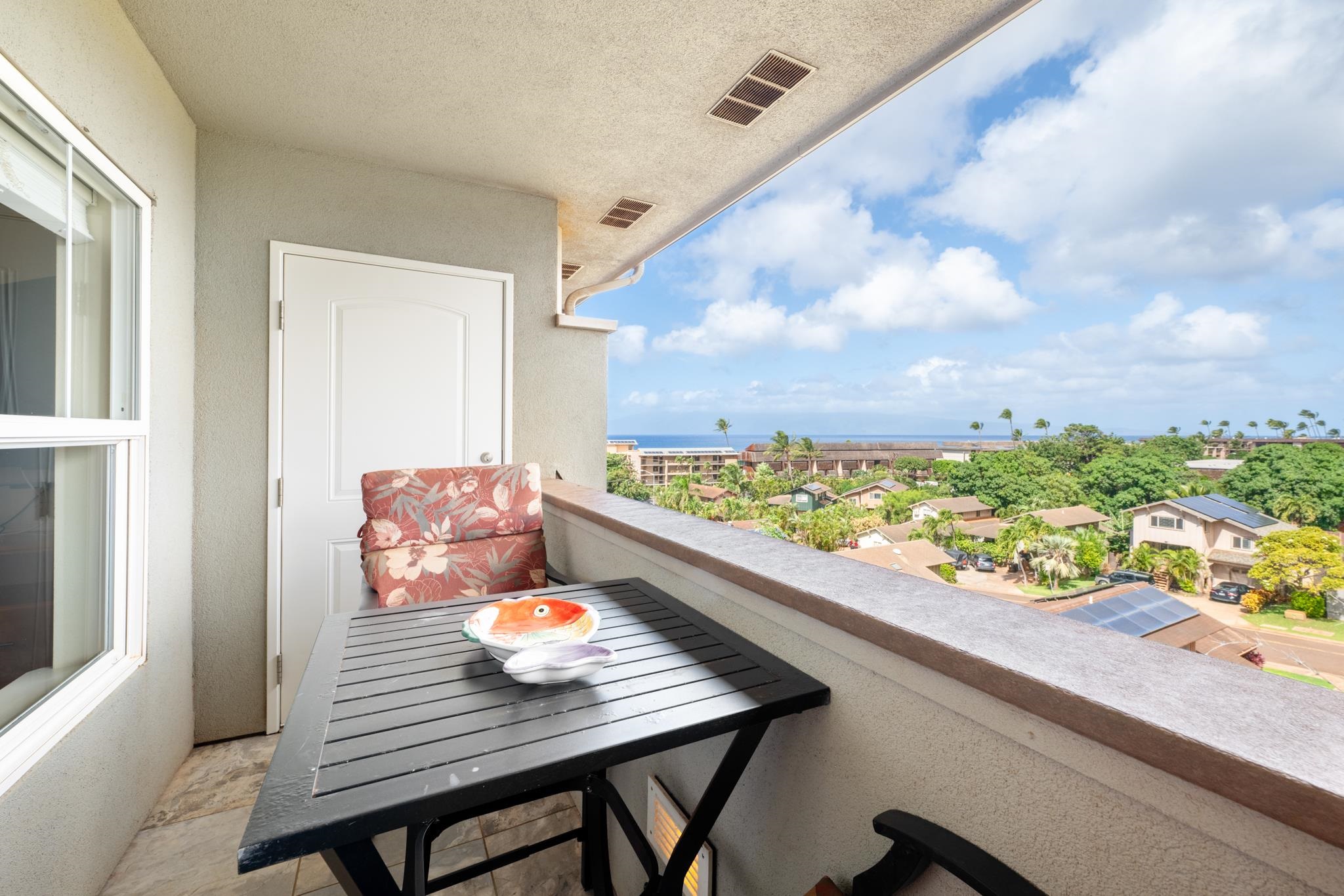 3708 Lower Honoapiilani Road, Unit E41 Lahaina, HI 96761 - Photo 31 of 42 a view of a outdoor seating
