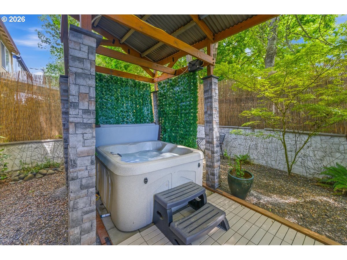 19240 Southwest Rosedale Court Beaverton, OR 97007 - Photo 27 of 38 a view of outdoor space kitchen and patio
