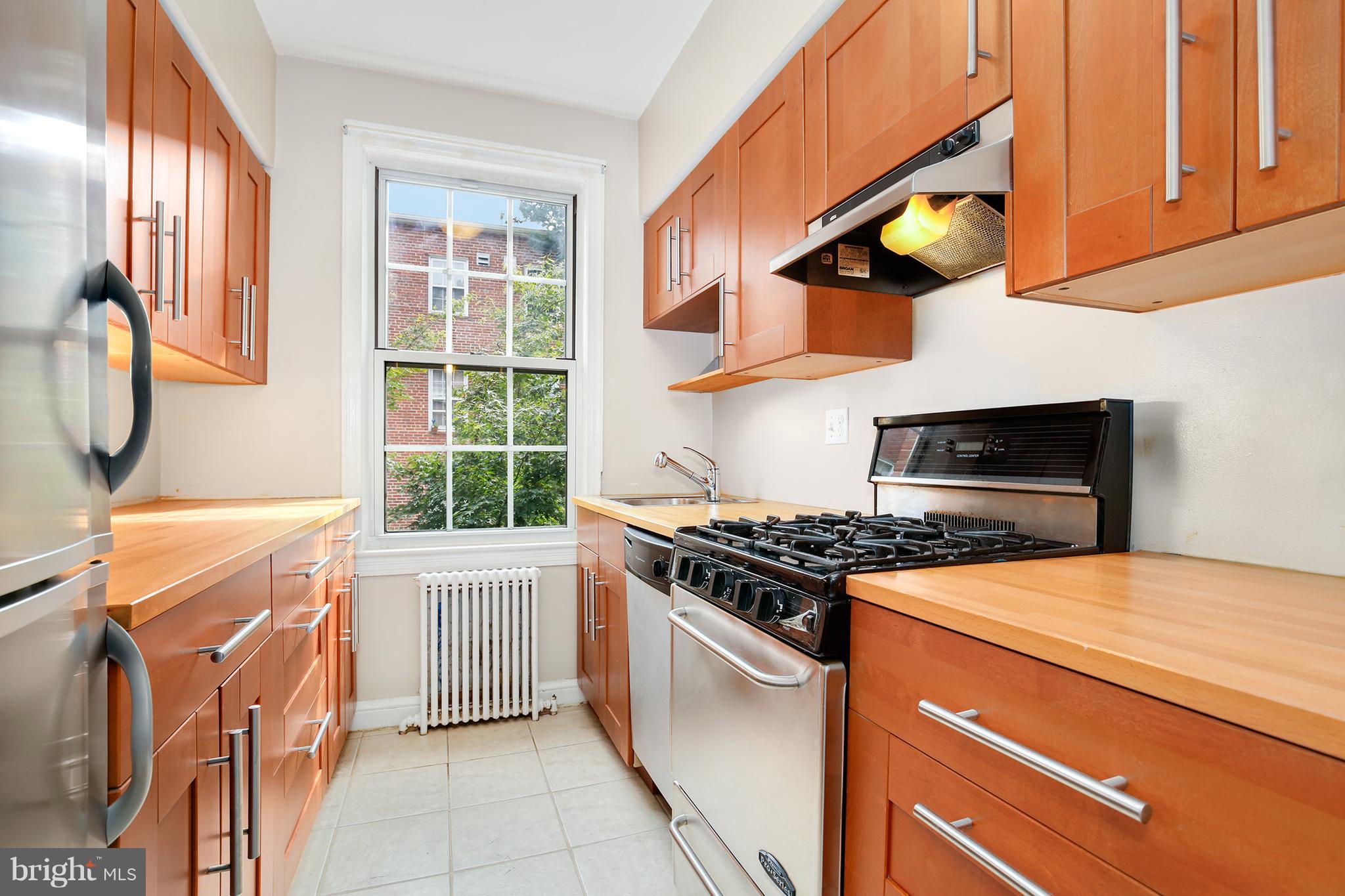 2800 Devonshire Place Northwest, Unit 203 Washington, DC 20008 - Photo 13 of 19 Kitchen