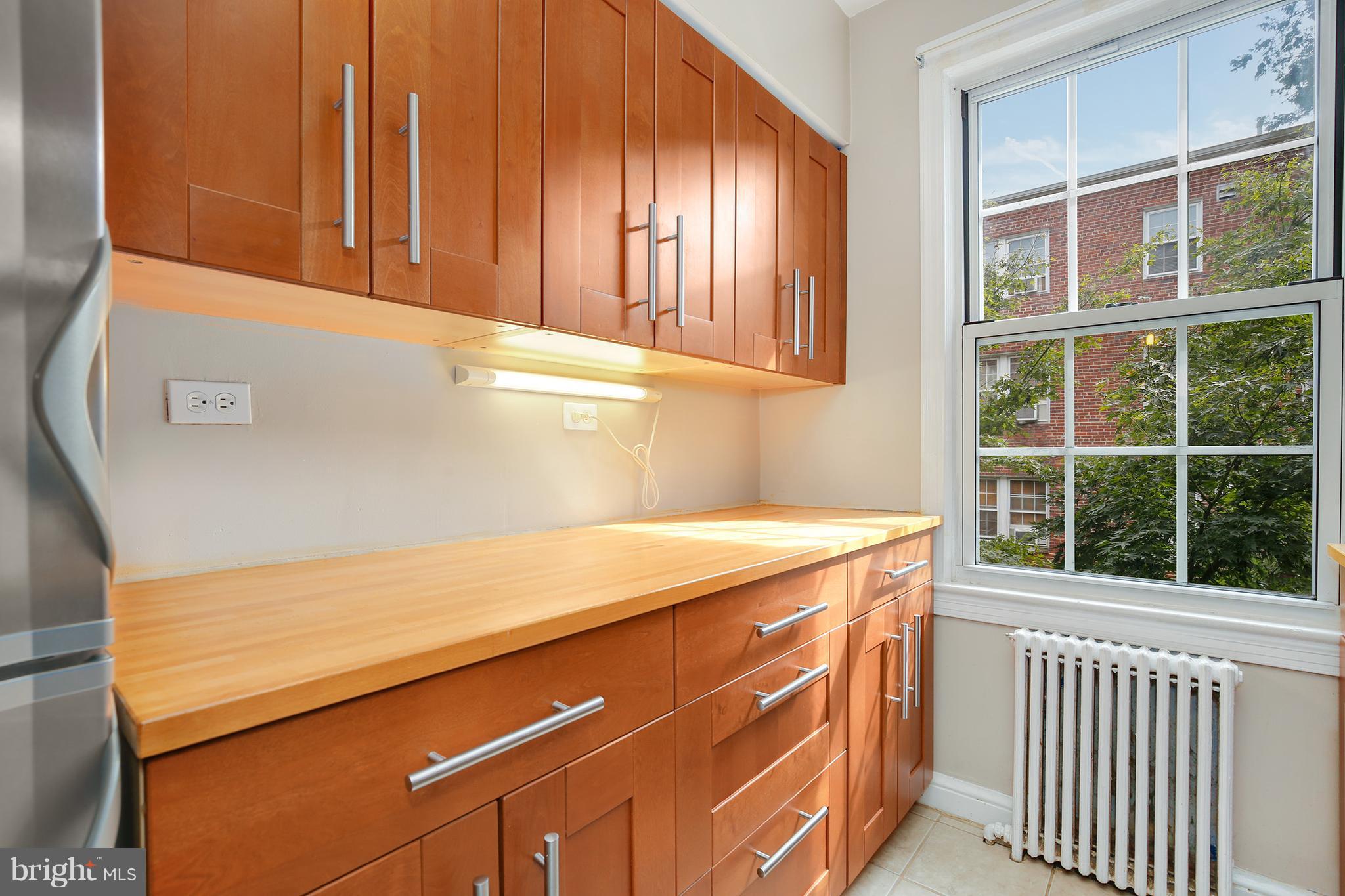 2800 Devonshire Place Northwest, Unit 203 Washington, DC 20008 - Photo 15 of 19 Kitchen