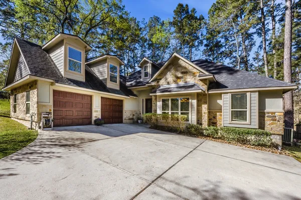 $389,900 | 2136 Wheatstone Drive, Huntsville, TX 77340