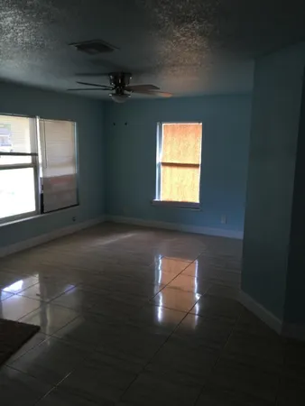 $189,900 | 429 North 18th Street, Fort Pierce, FL 34950