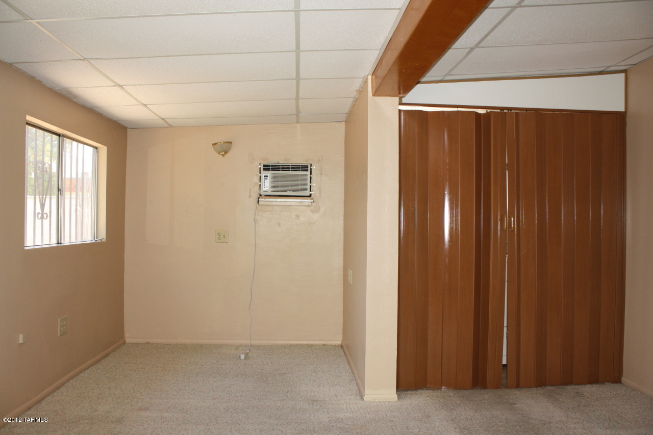613 West Limberlost Drive Tucson, AZ 85705 - Photo 15 of 20