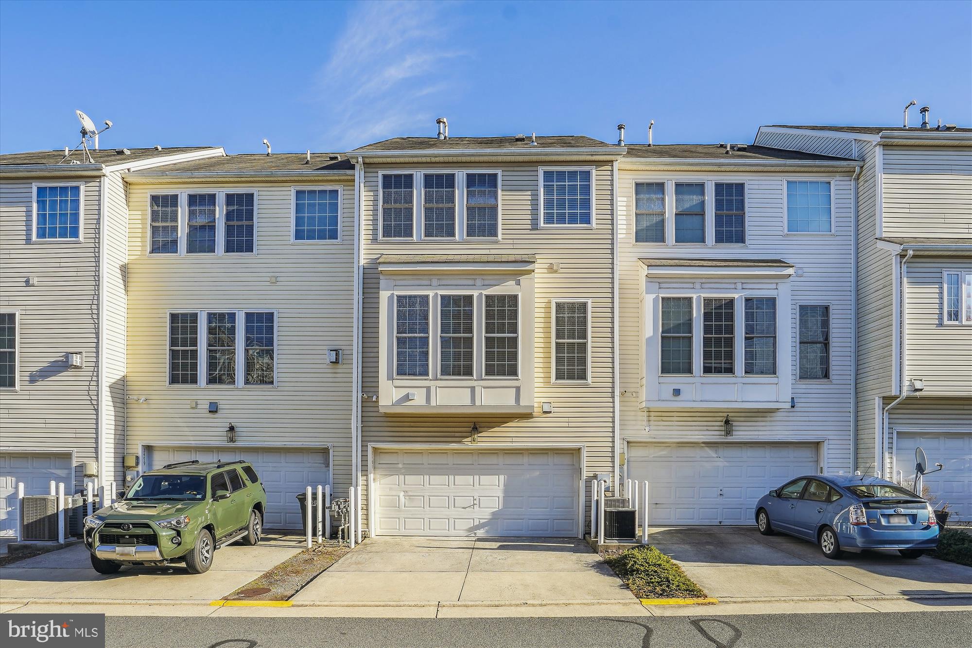 2481 Walnut Rocker Lane Herndon, VA 20171 - Photo 2 of 4 Back Elevation