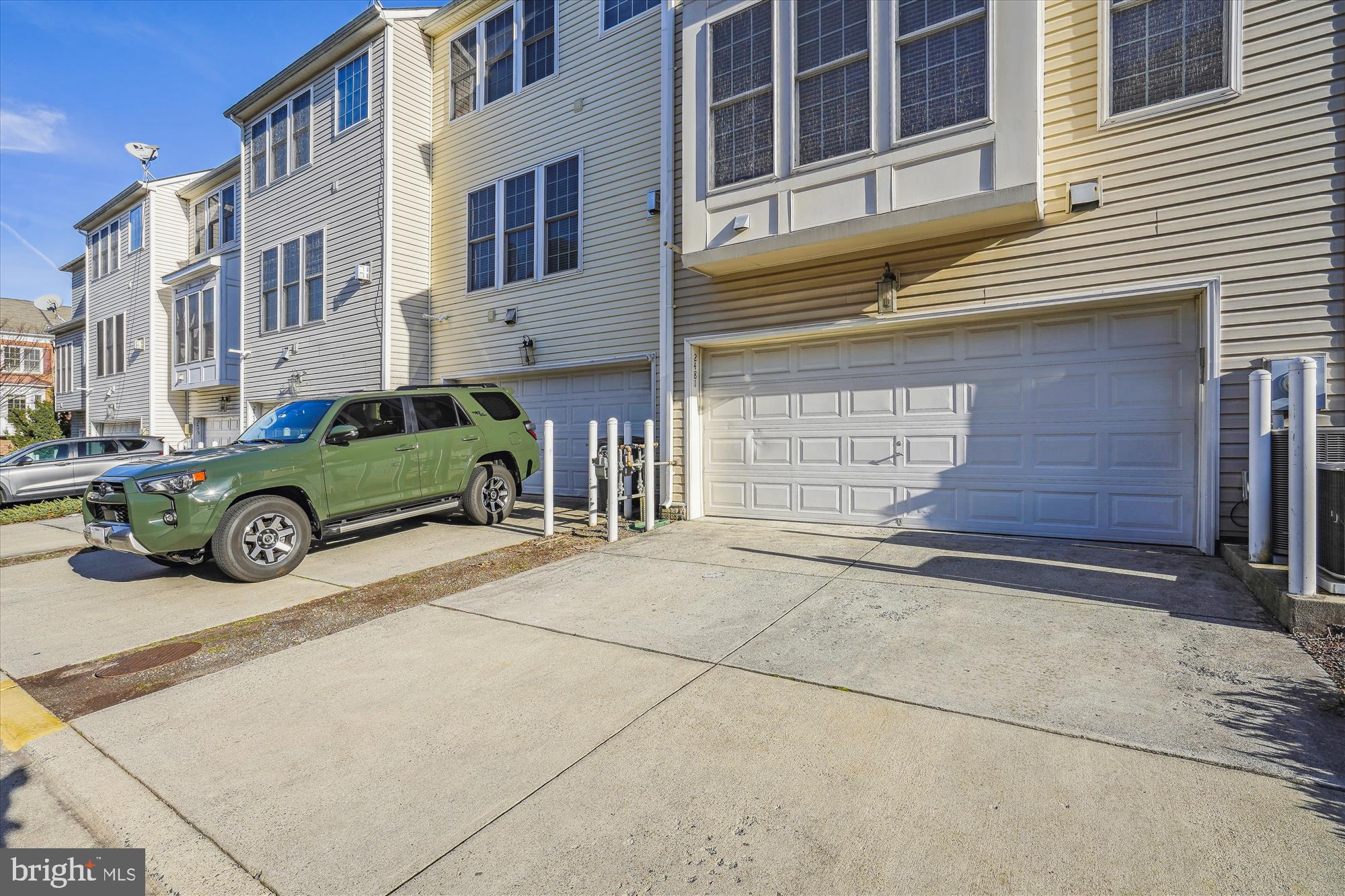 2481 Walnut Rocker Lane Herndon, VA 20171 - Photo 3 of 4 Driveway