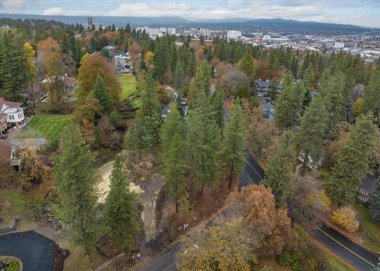1510 South Upper Terrace Road Spokane, WA 99203 - Photo 2 of 5