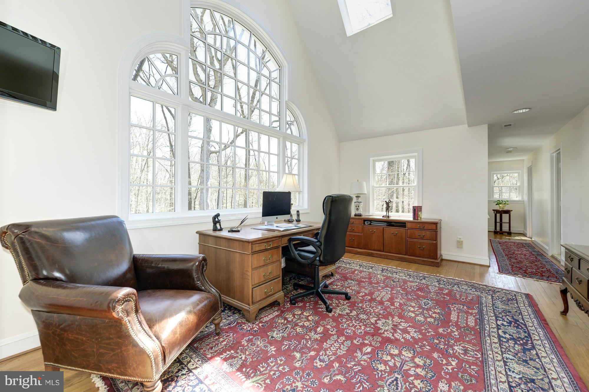 909 Georgetown Ridge Court McLean, VA 22102 - Photo 13 of 30 Office/Sitting Area